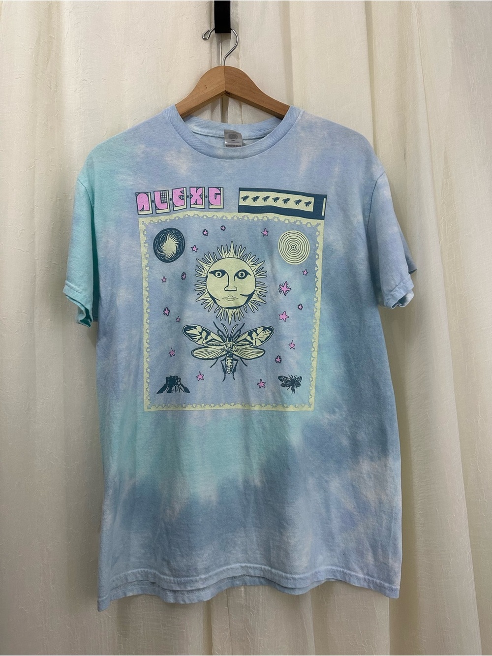 Vintage-Inspired Tie-Dye Sun & Moth Graphic Tee - Light Blue